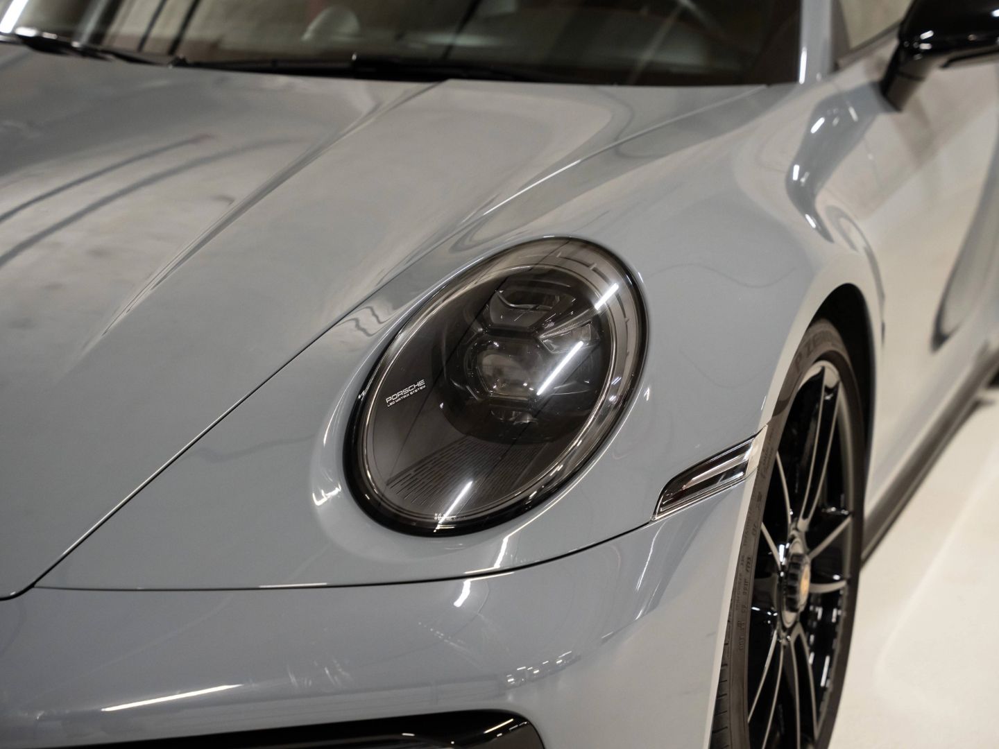 Porsche 992 Carrera 4 GTS Cabriolet InoDrive Burmester