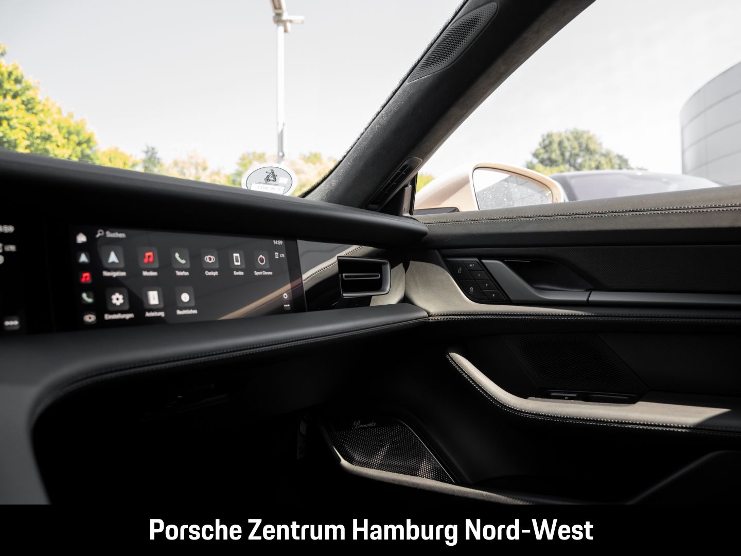 Porsche Taycan Turbo S Cross Turismo Burmester HUD PDCC