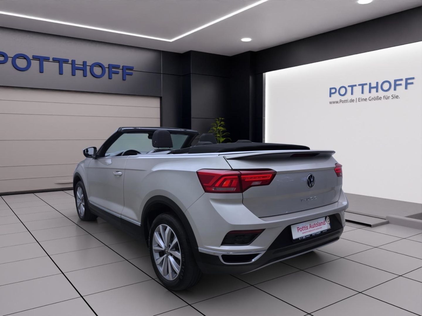Volkswagen T-Roc 1.0 TSI STYLE - Samsaru's Car Outlet