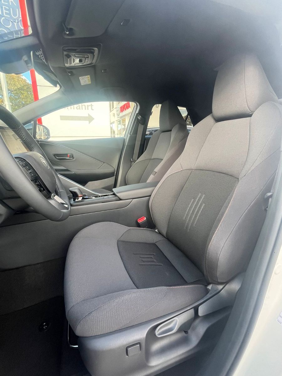 Toyota C-HR Plug-In Hybrid Teamplayer + Technik Paket
