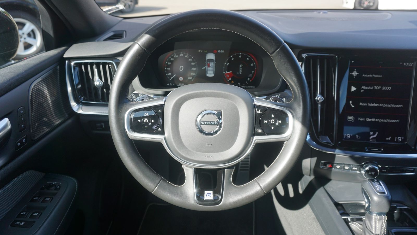 Volvo S60 2.0 R Design LED Navi HarmanKardon Panorama