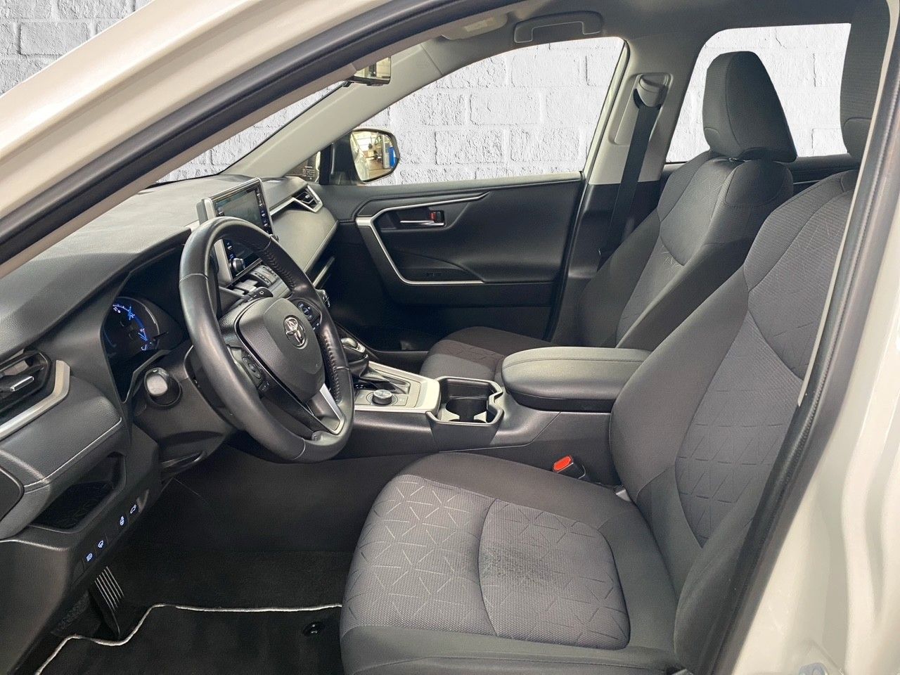 Toyota RAV 4 RAV4 Hybrid 4x4 - Samsaru's Car Outlet