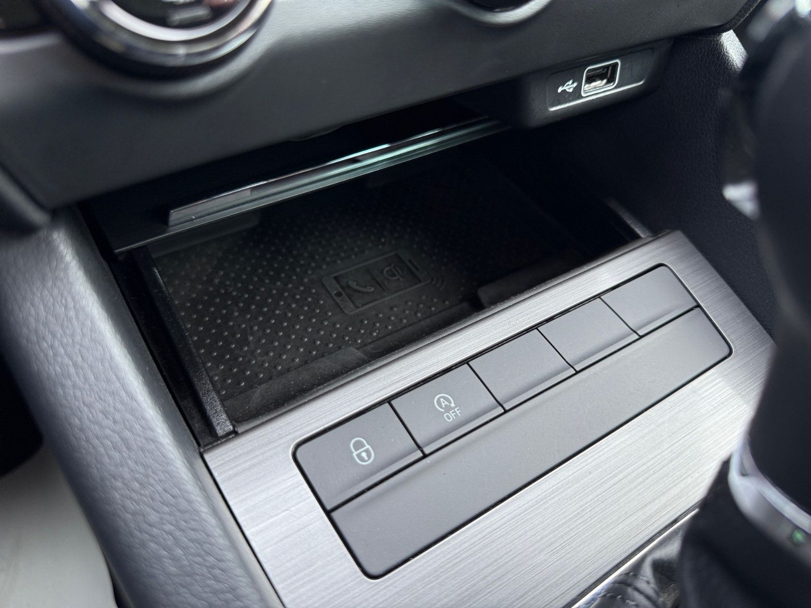 Skoda Octavia Combi 1.5 TSI - Samsaru's Car Outlet