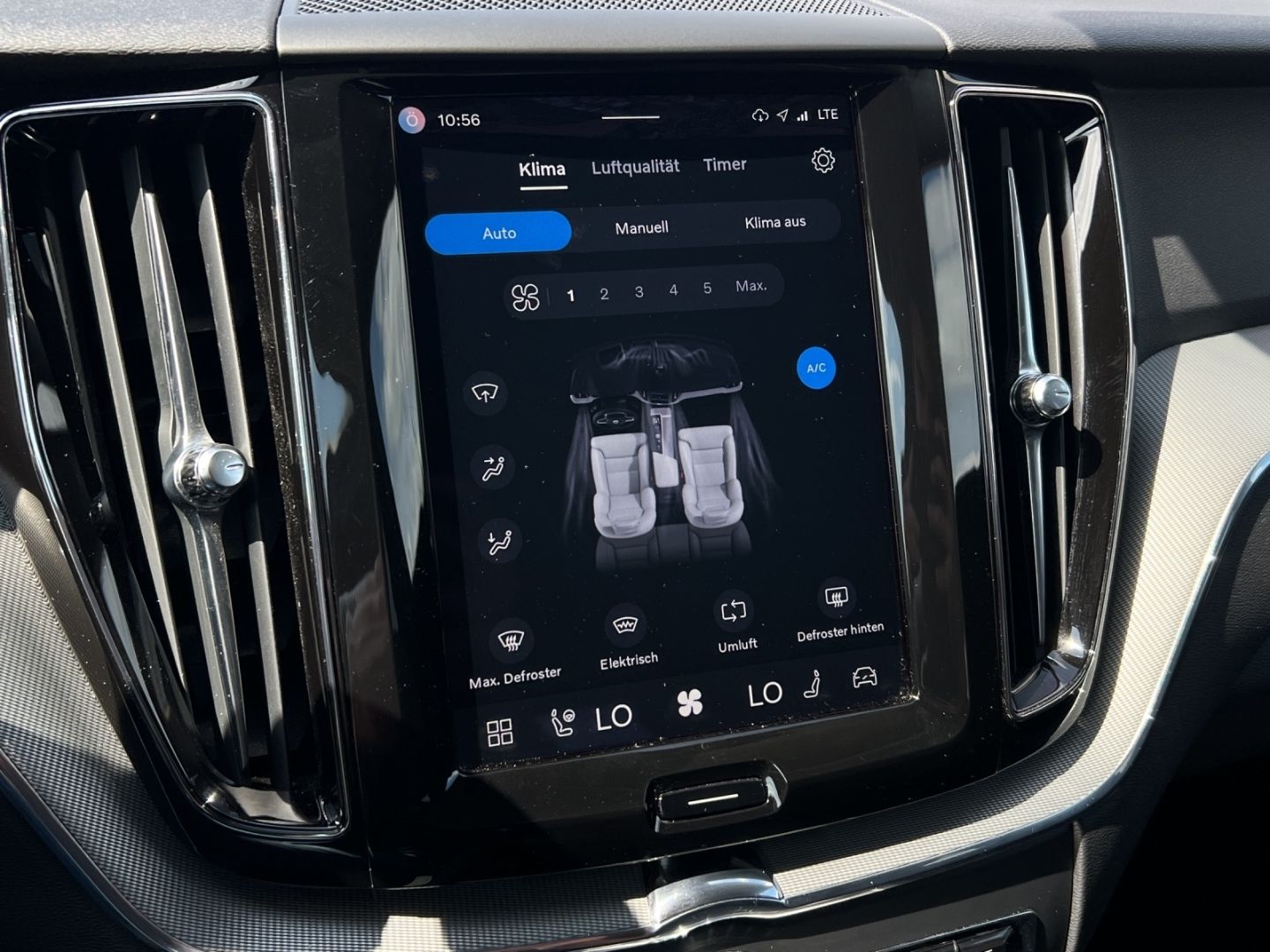 Volvo XC60 Plus Dark AWD/Harman-Kardon/SitzHz/DAB