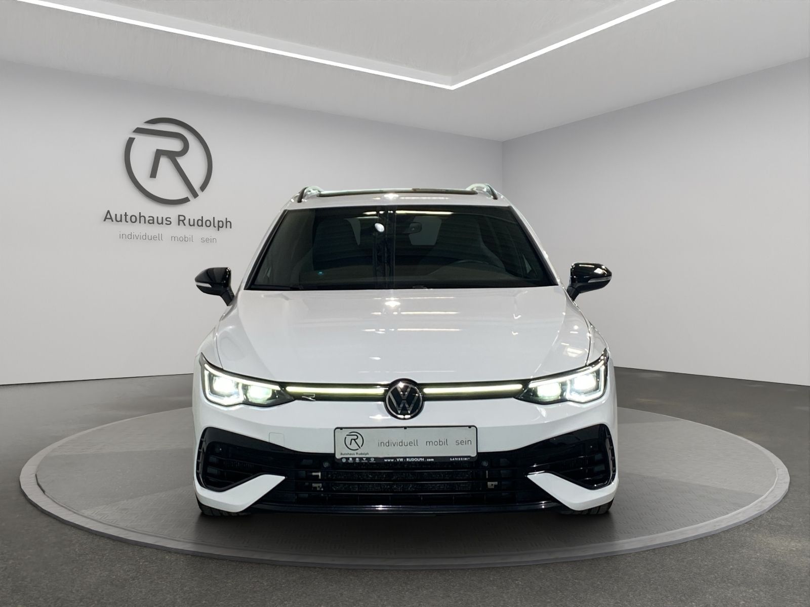 Volkswagen Golf VIII R Variant 2.0 TSI 4Motion DSG "Black S