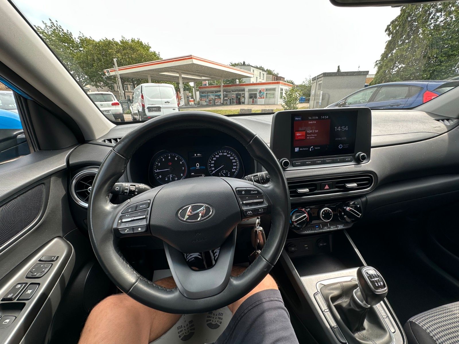 Hyundai Kona Pure 2WD - Samsaru's Car Outlet
