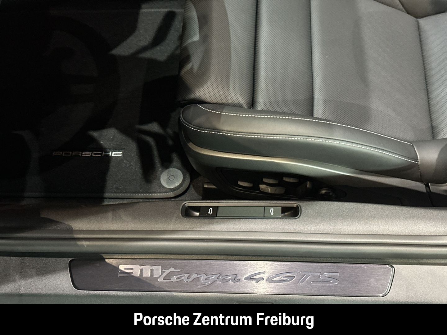 Porsche 992 911 Targa 4 GTS BOSE Sportabgasanlage LED