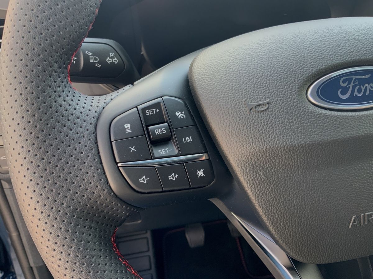 Ford Kuga ST-Line X - Samsaru's Car Outlet