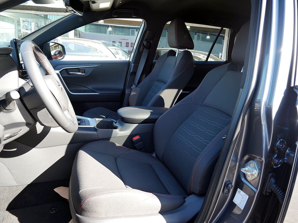 Toyota RAV 4 Plug-in Hybrid 4x4 AHK 1850 KG HUD teampla