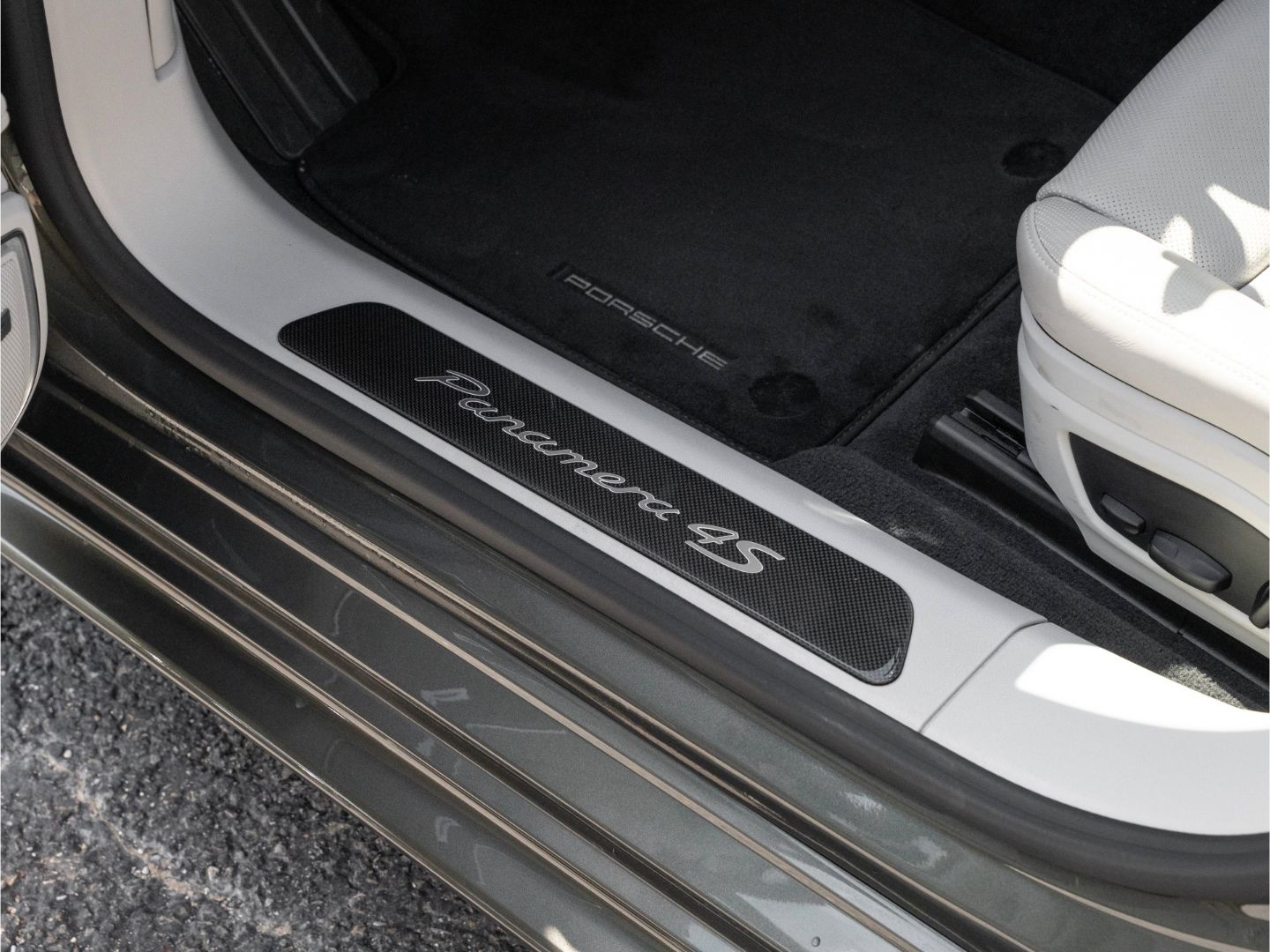 Porsche Panamera 4S Executive Sport Chrono Paket 21-Zoll