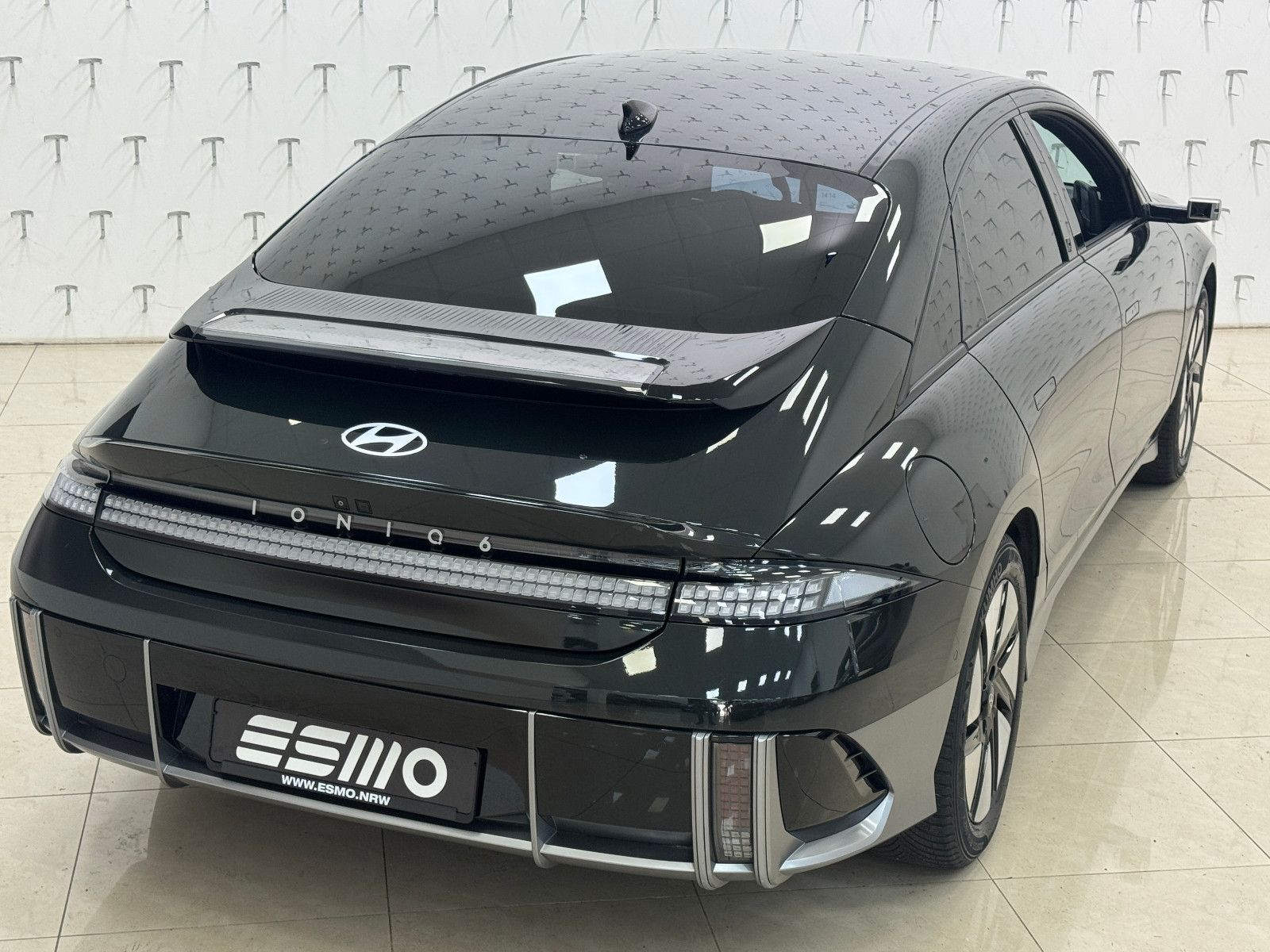 Hyundai IONIQ 6 77,4kWh 325ps 4WD Uniq 360°K/BOSE/DIGI