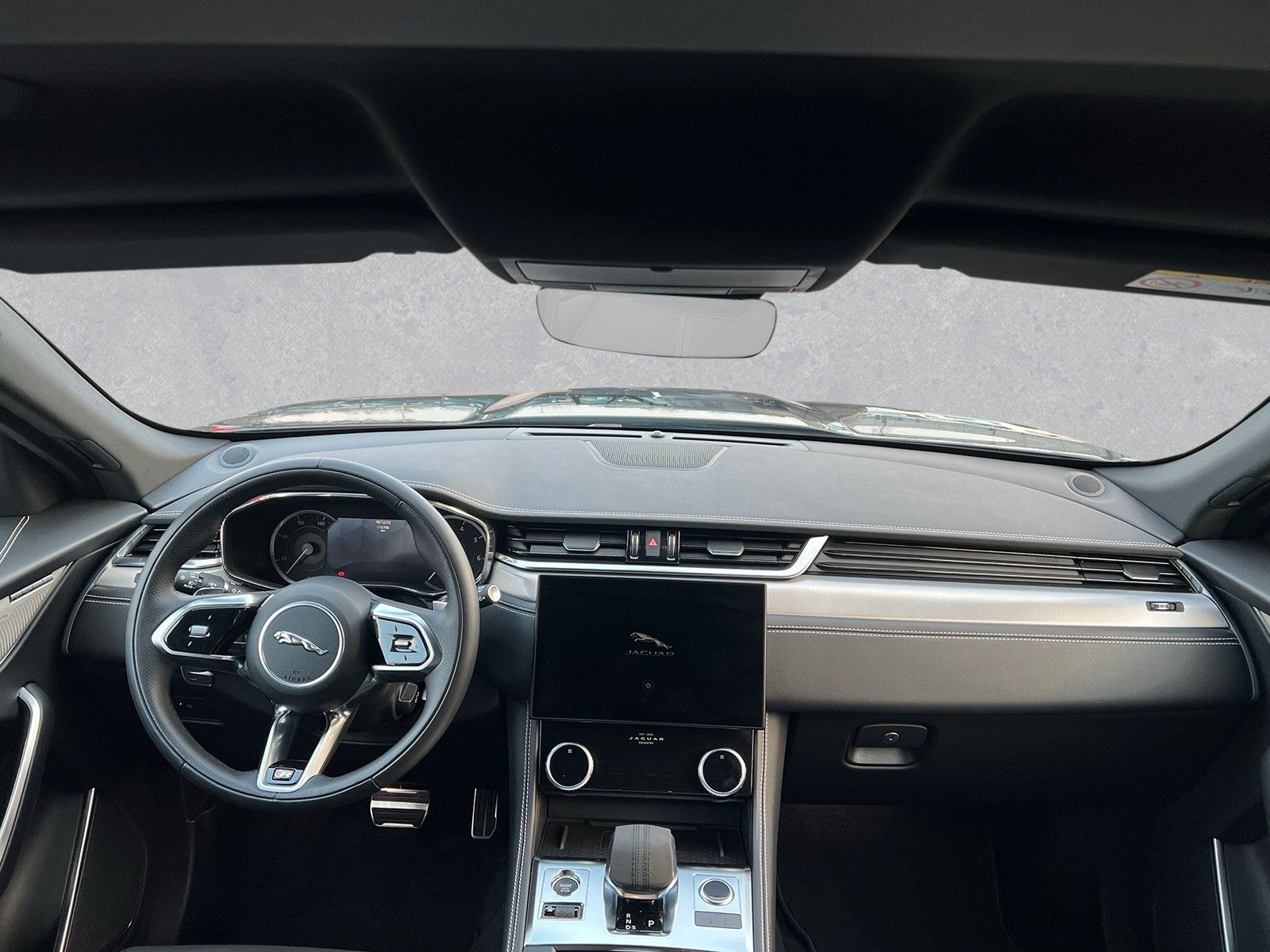 Jaguar F-Pace P250 R-DYNAMIC SE AWD ACC LED 20"