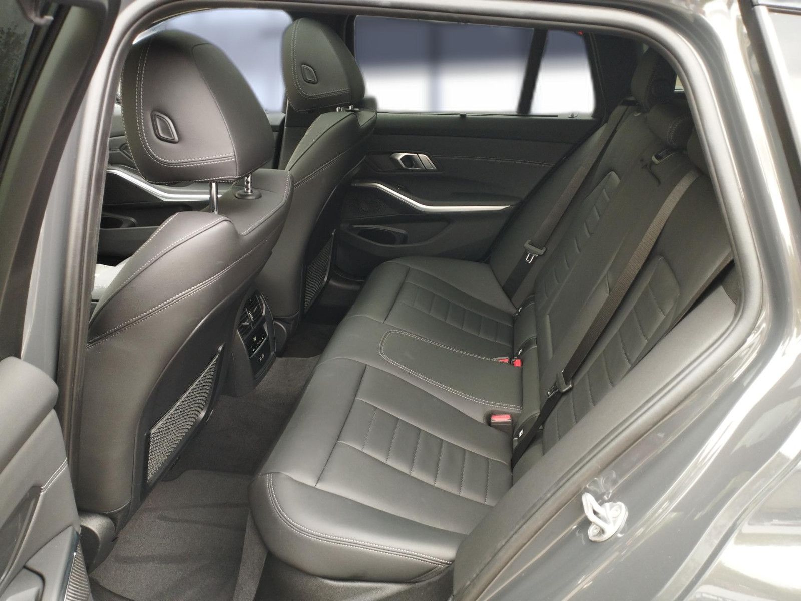 BMW 320xd Touring M Sport - Samsaru's Car Outlet