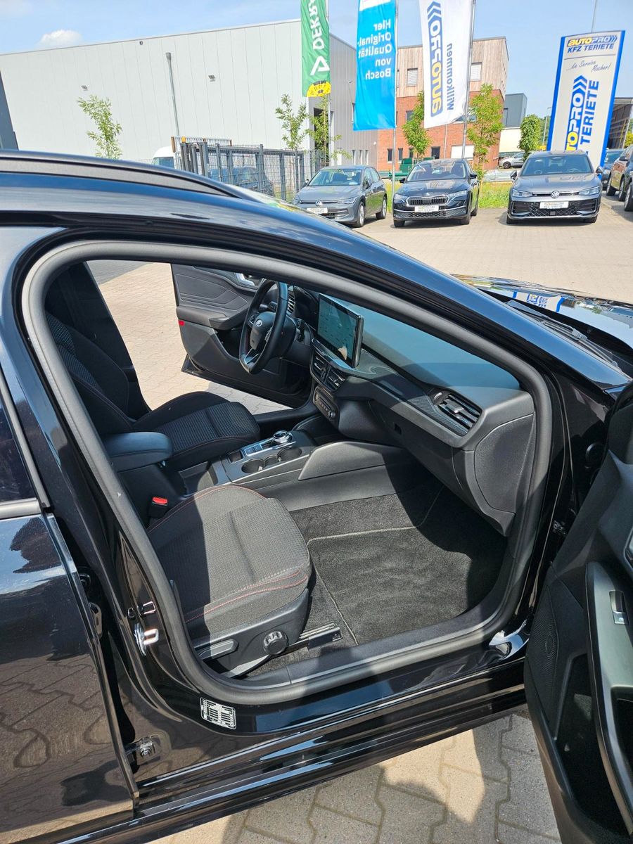 Ford Focus Turnier ST-Line ACC LED NAVI Kamera