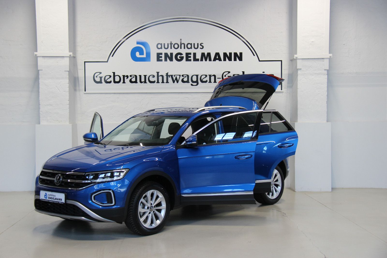 Volkswagen T-Roc Style 1.5 TSI DSG - Samsaru's Car Outlet