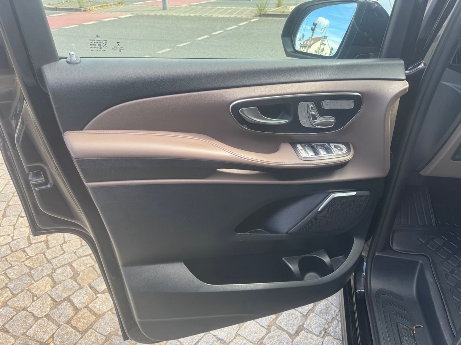 Mercedes-Benz V 250 d EXCLUSIVE EDITION - Samsaru's Car Outlet