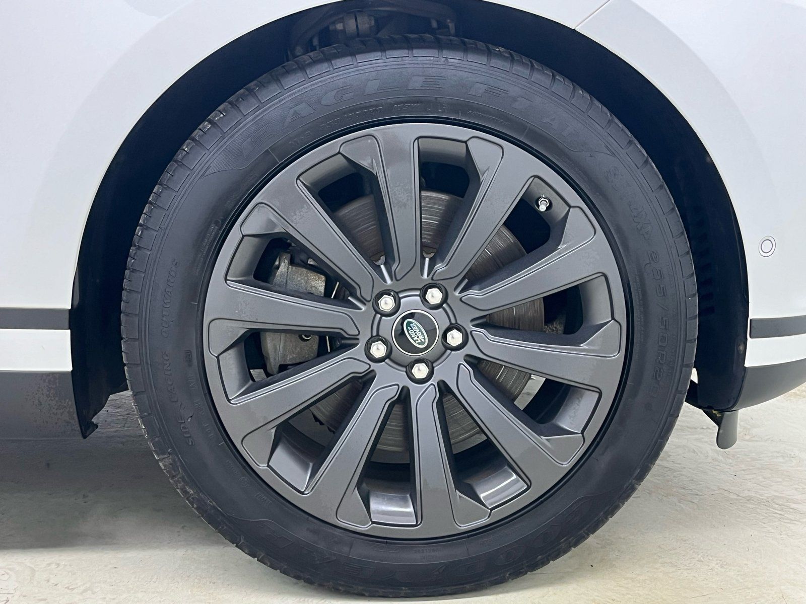 Range Rover Velar D300 S - Samsaru's Car Outlet