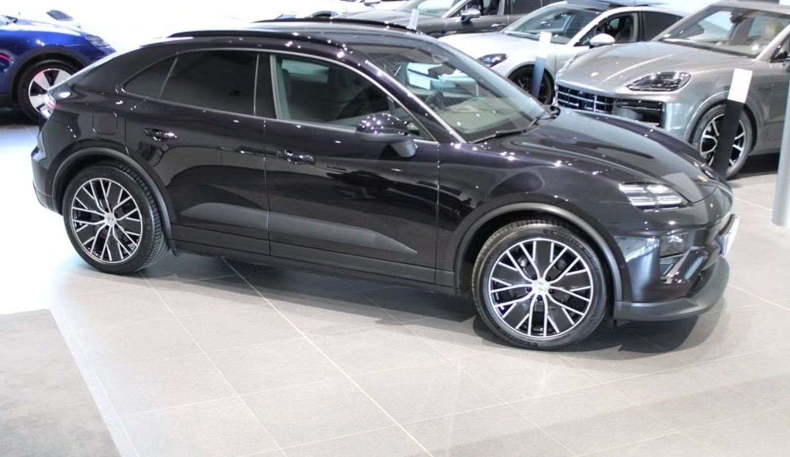 Porsche Macan Electric BOSE*AHK*L-HEIZBAR