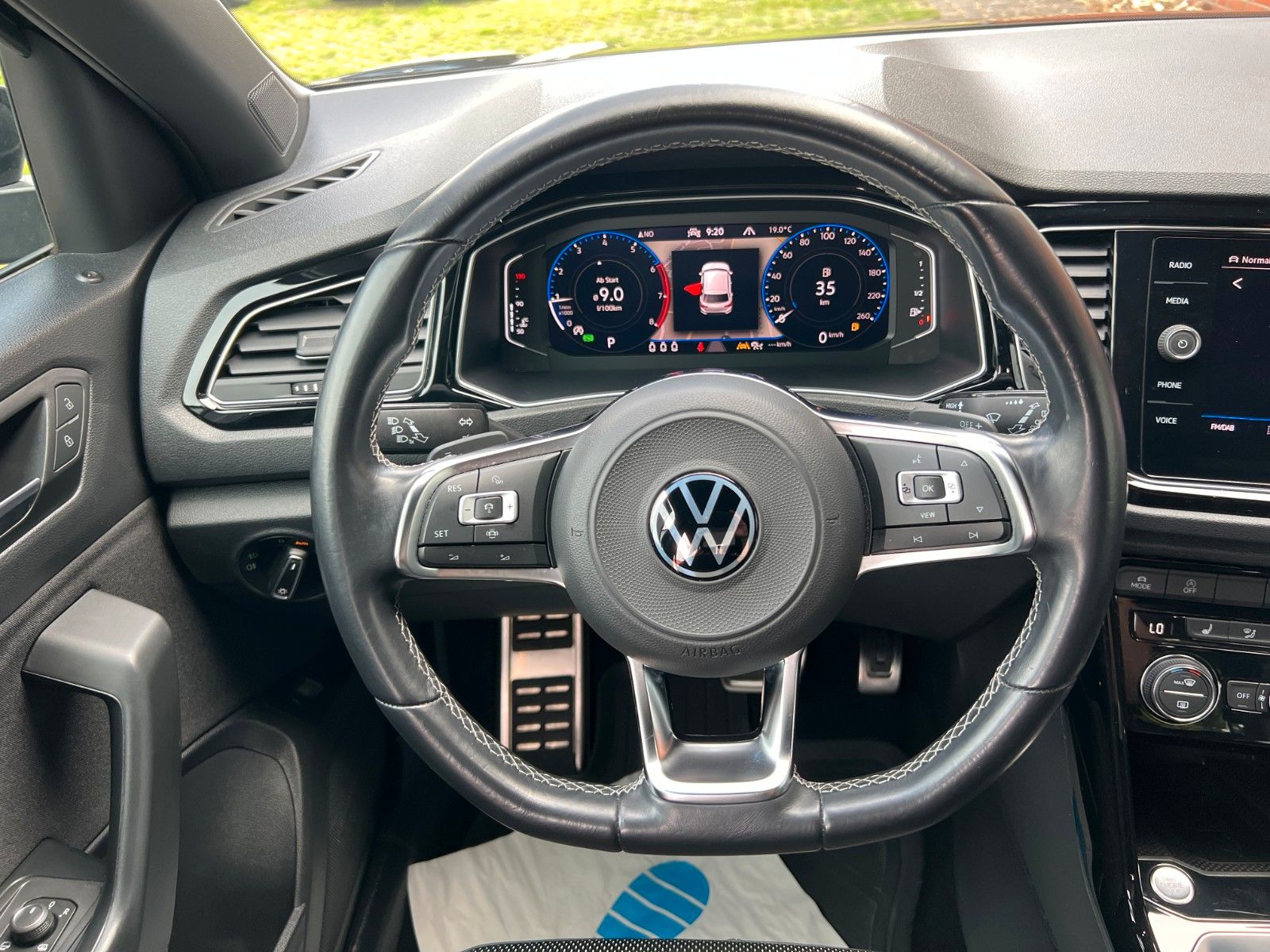 Volkswagen T-Roc 1.5TSi DSG Black - Samsaru's Car Outlet