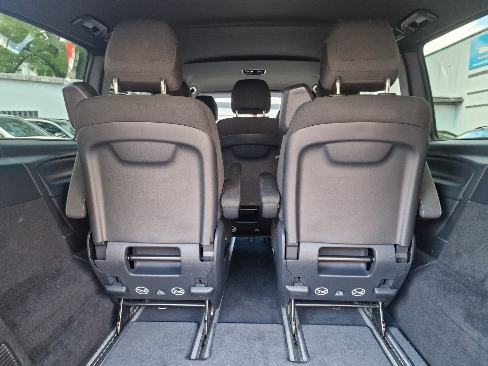 Mercedes-Benz V250d AMG-LINE - Samsaru's Car Outlet