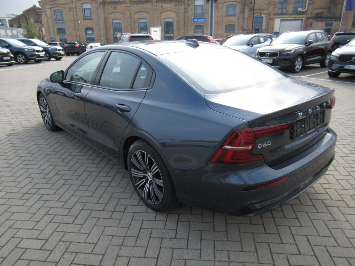 Volvo S60 B4 Benzin Plus Dark Automatik