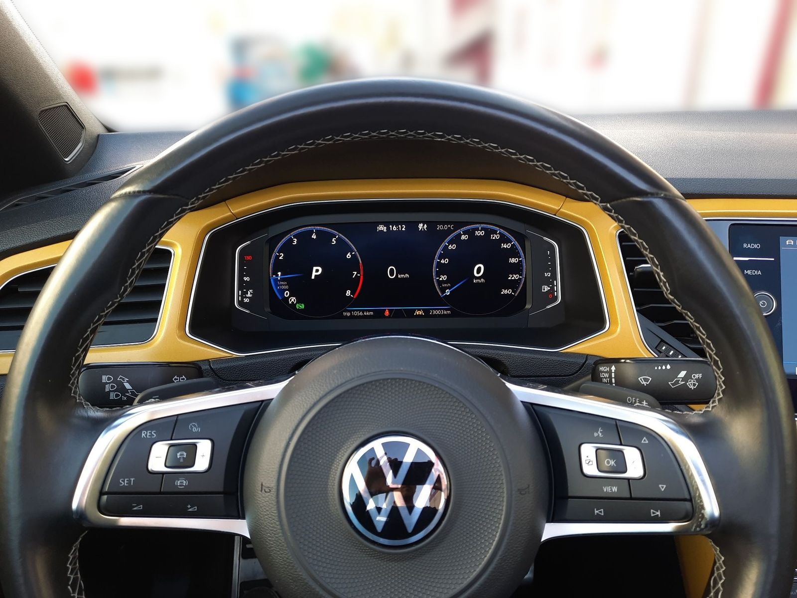 Volkswagen T-Roc R-LINE BLACK - Samsaru's Car Outlet