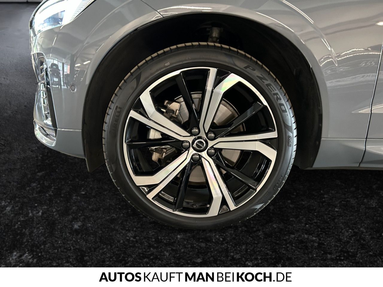 Volvo XC60 B4D Ultimate Dark AWD - Samsaru's Car Outlet