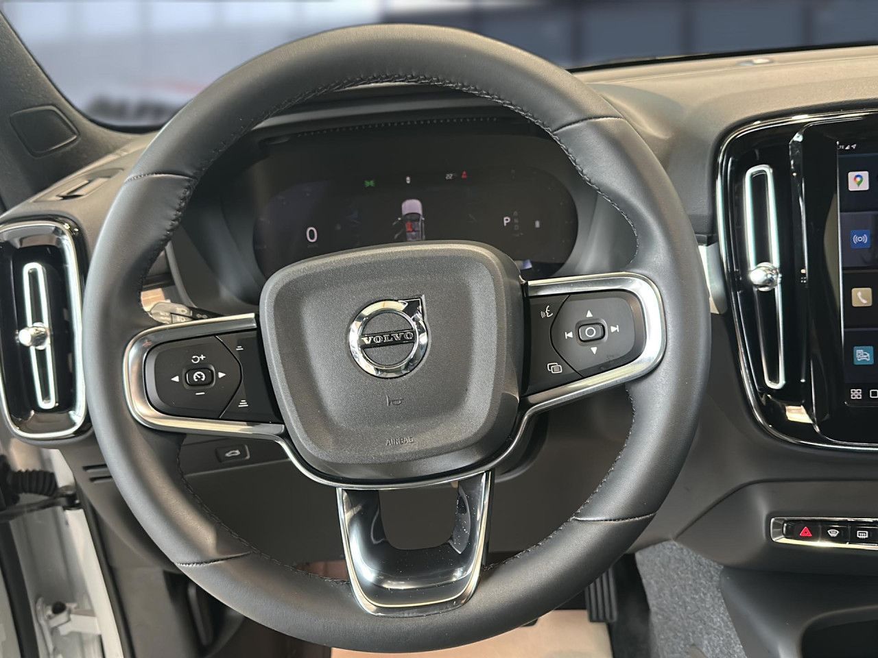 Volvo XC 40 Core 2WD Bluetooth Navi LED Klima