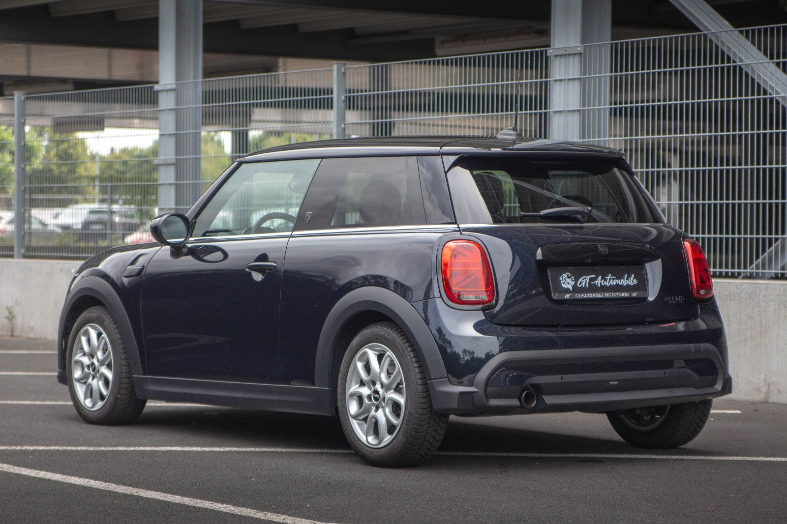 MINI Cooper *Yours Trim* - Samsaru's Car Outlet
