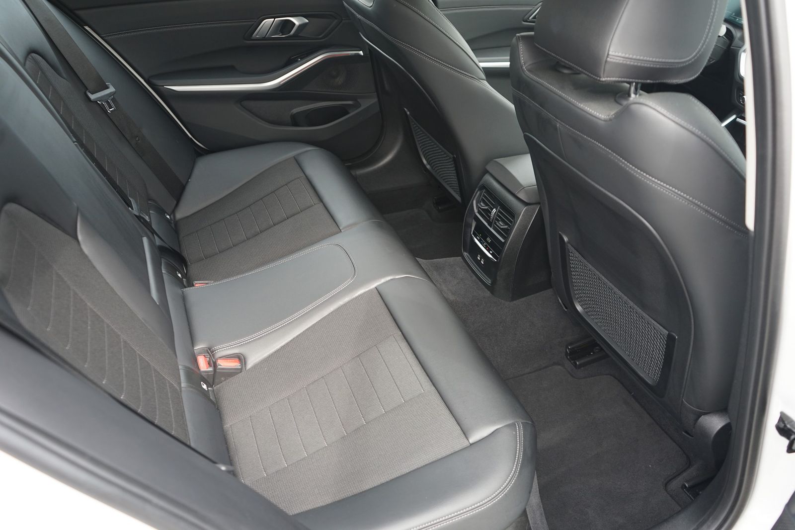 BMW 320e Touring xDrive Sport Line - Samsaru's Car Outlet