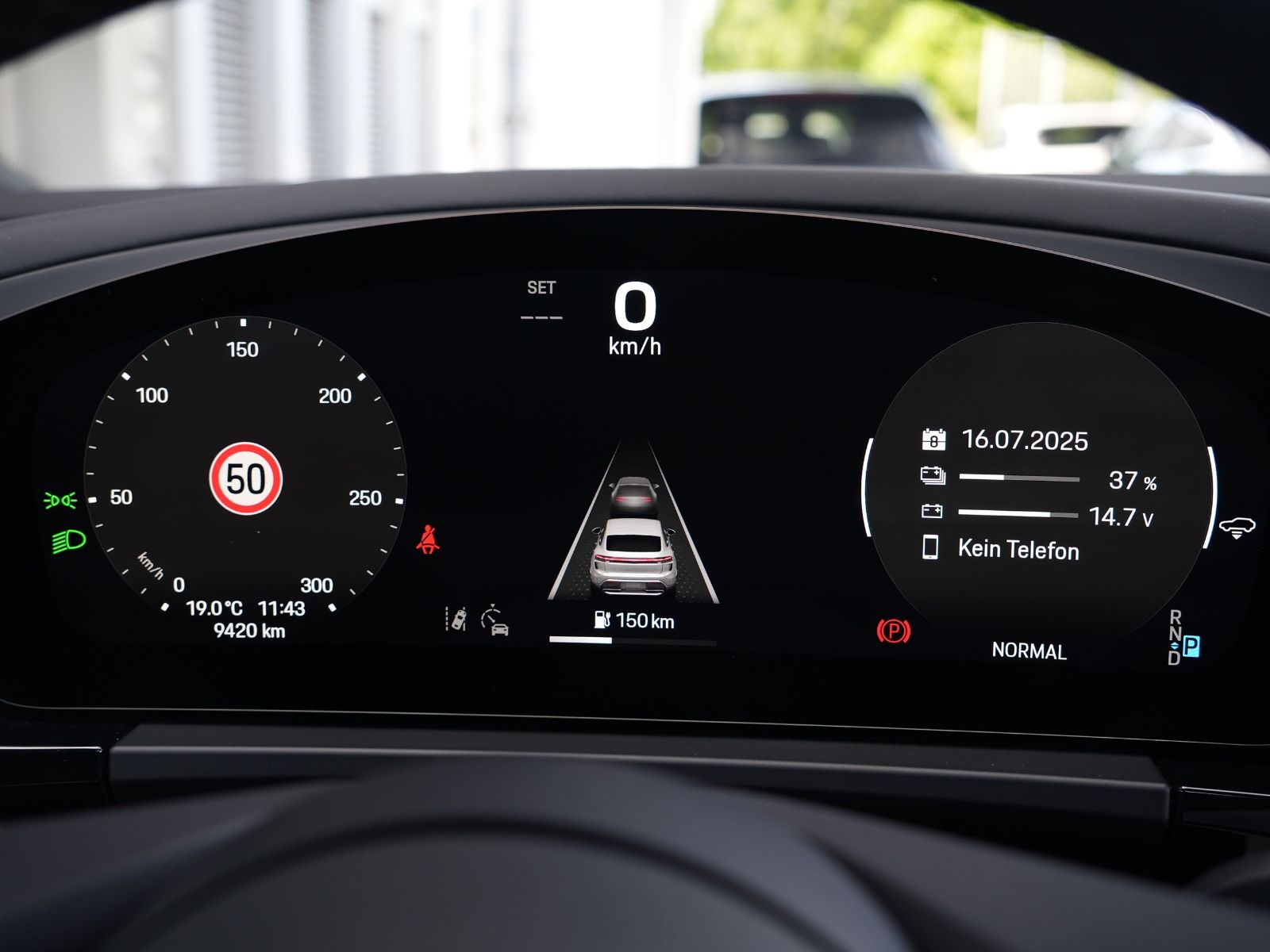 Porsche Macan 4 - Samsaru's Car Outlet