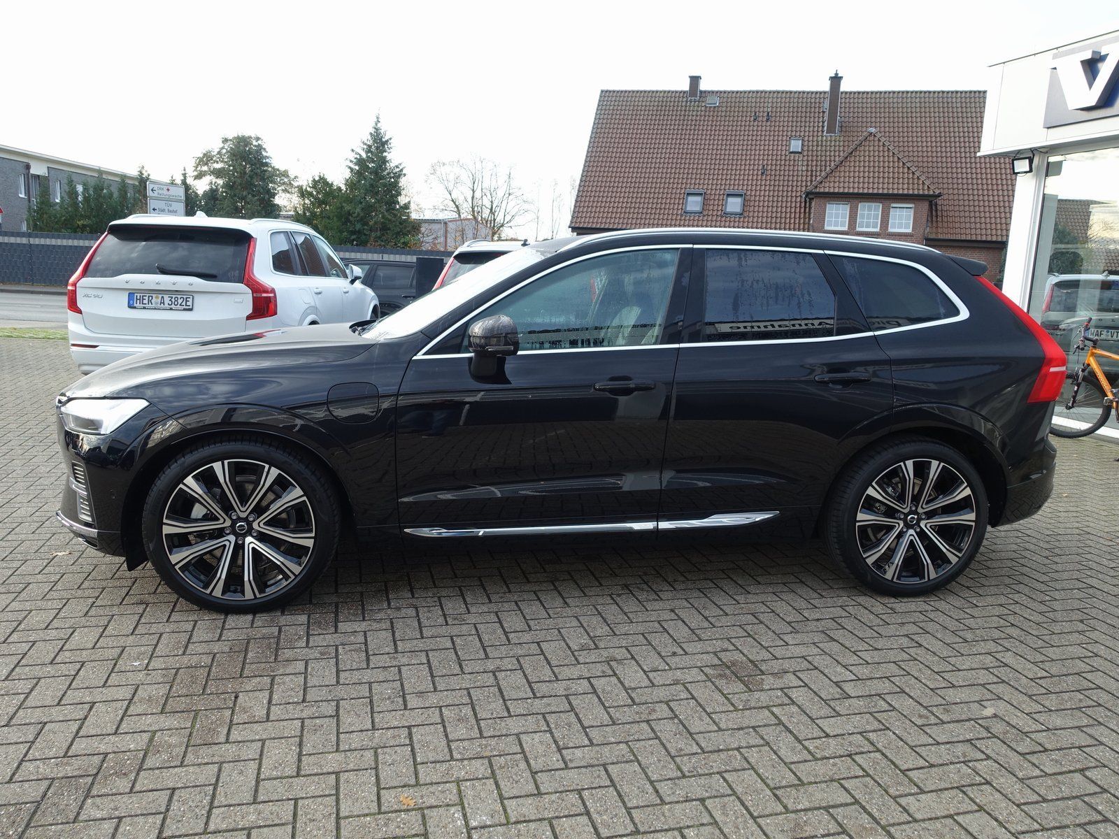 Volvo XC60 Plus T6 AWD/H&K/360°/FourC/AHK/Pano/BLIS