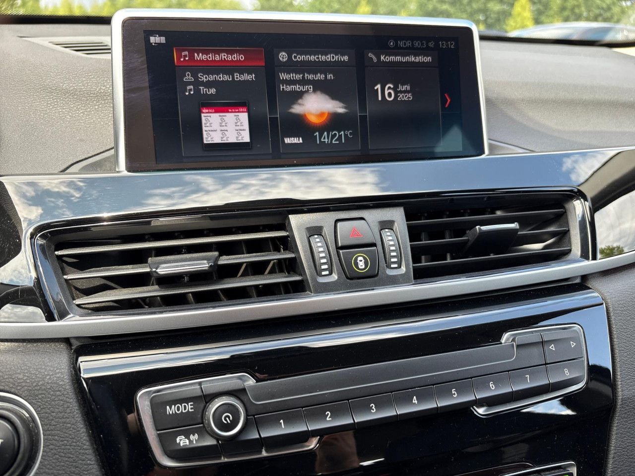 BMW X1 xDrive 25e - Samsaru's Car Outlet
