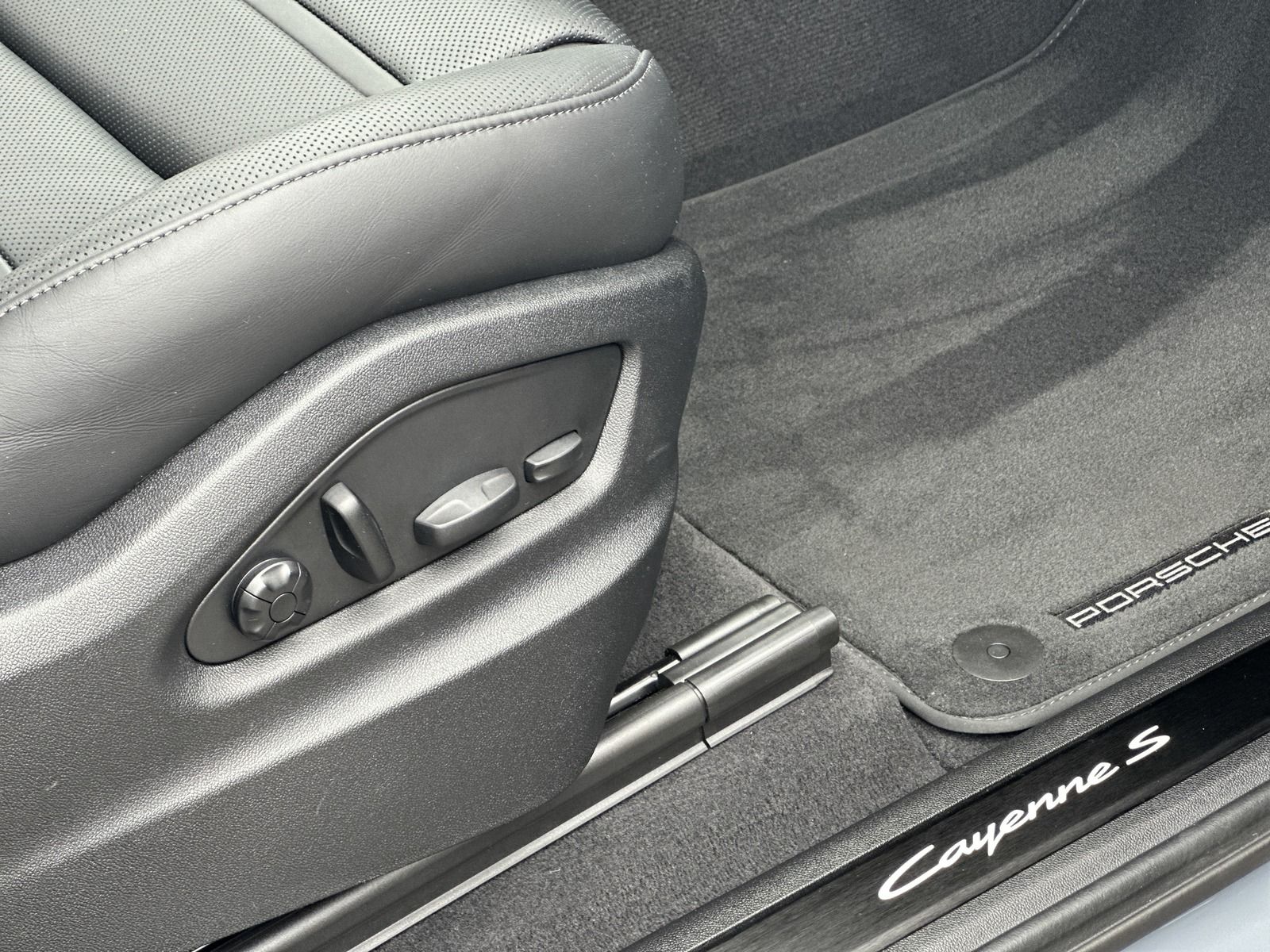 Porsche Cayenne S  Coupe SPORTDESIGN-ABGAS*BOSE*HD MATRI
