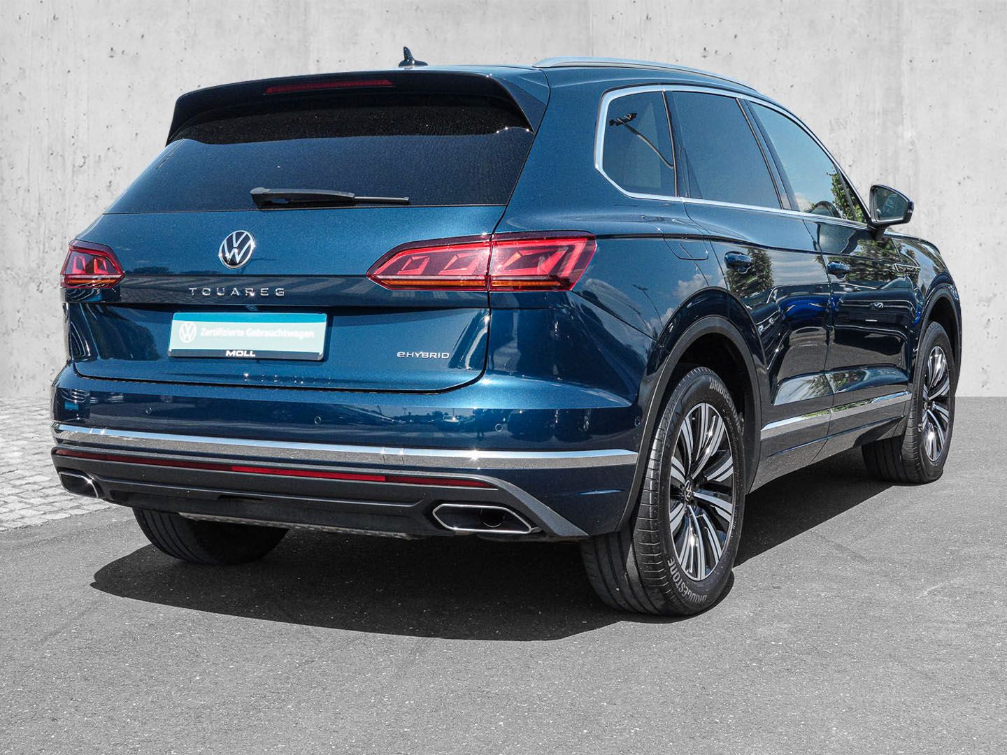 Volkswagen Touareg 3.0 eTSI eHybrid 4Motion - Samsaru's Car Outlet