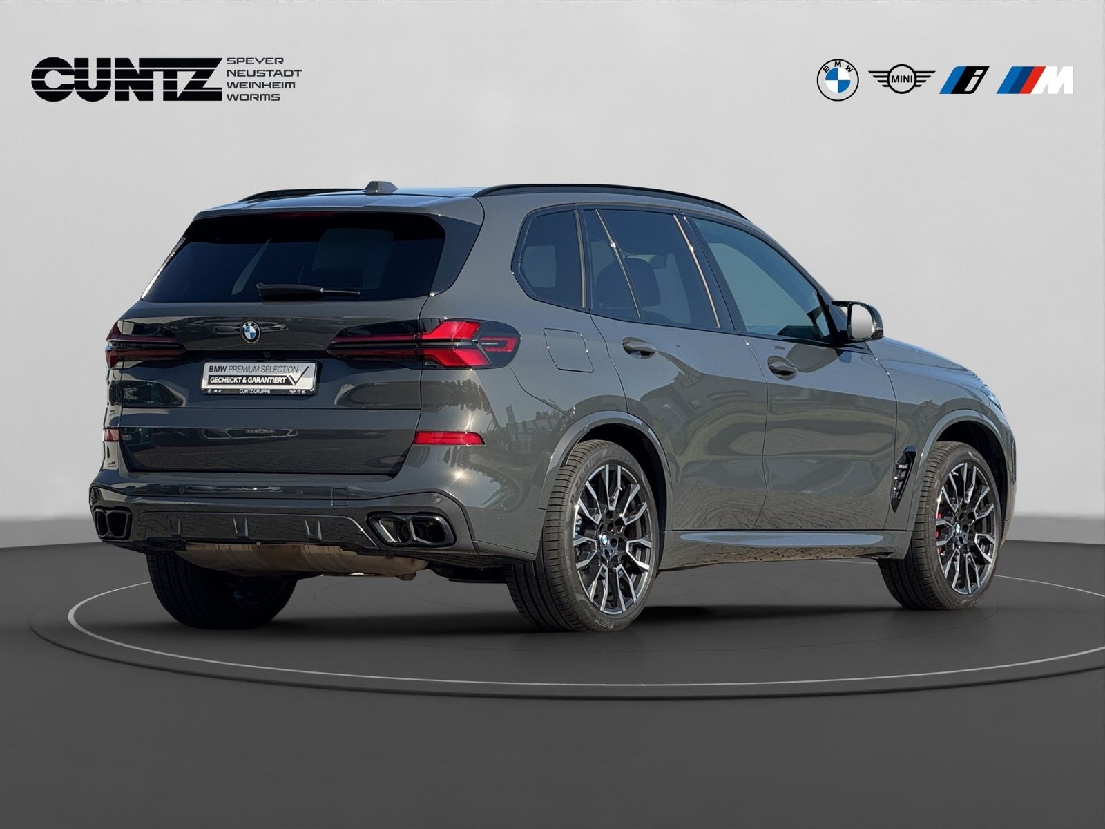 BMW X5 M60i xDrive M Paket Pro Sky Lounge Anhängerk.