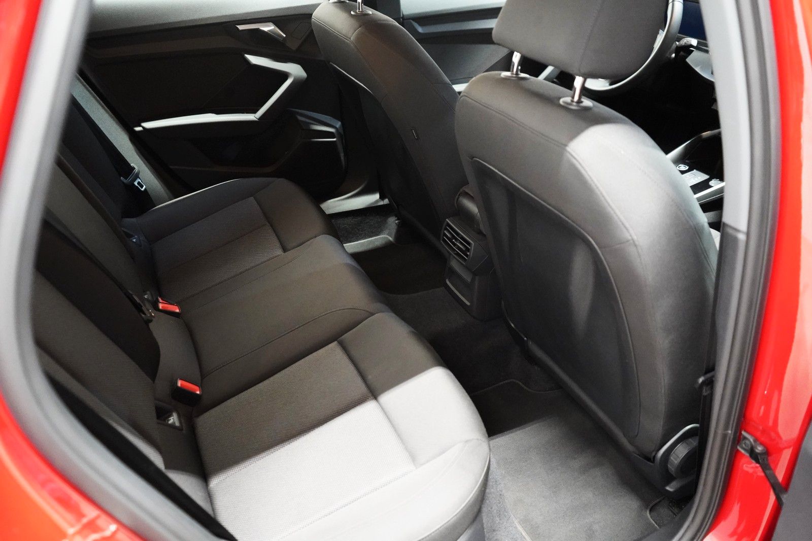 Audi A3 30 TFSI Advance - Samsaru's Car Outlet