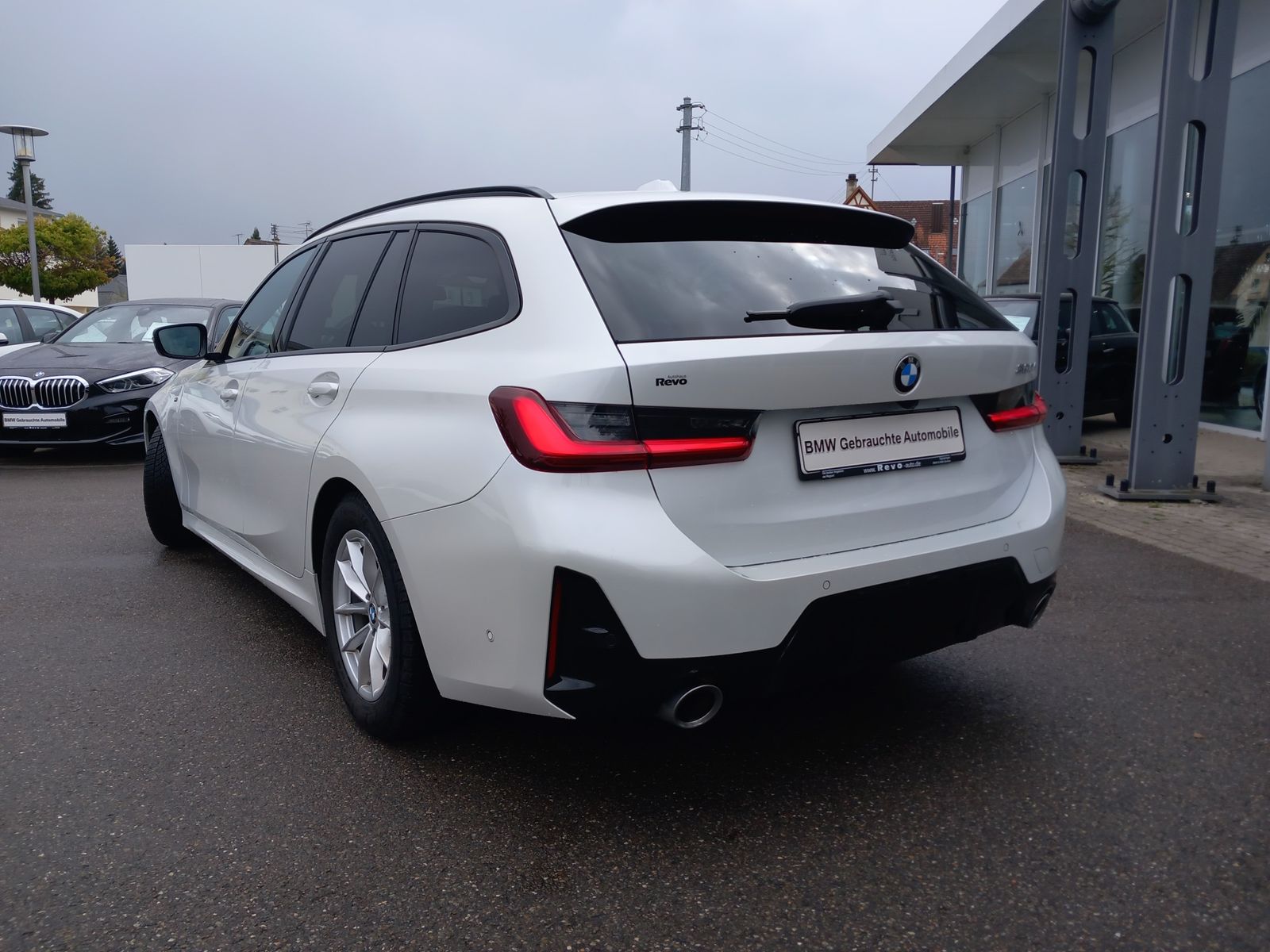 BMW 320i Touring Aut MSport - Samsaru's Car Outlet