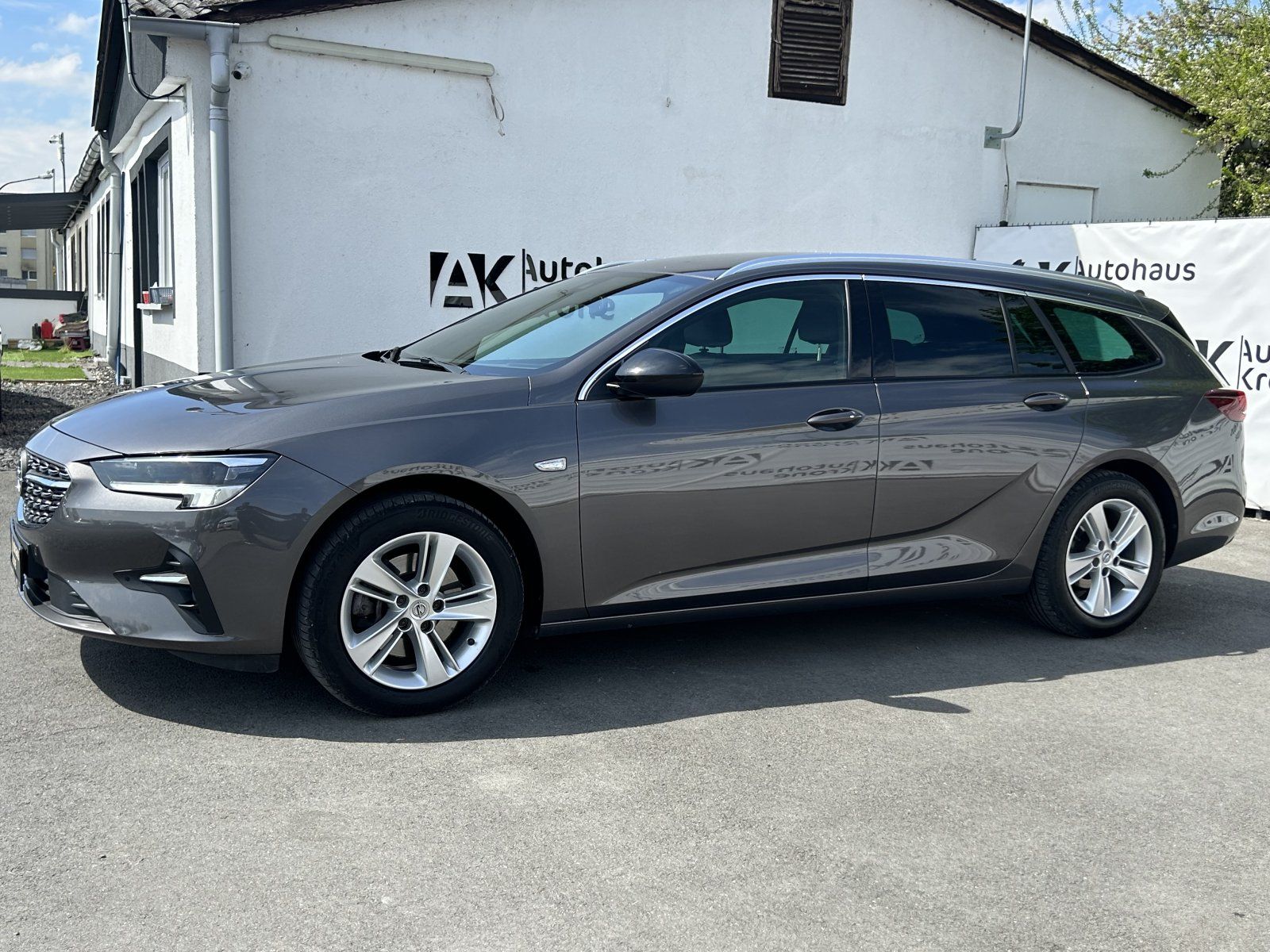 Opel Insignia 2.0 CDTI Business - Samsaru's Car Outlet