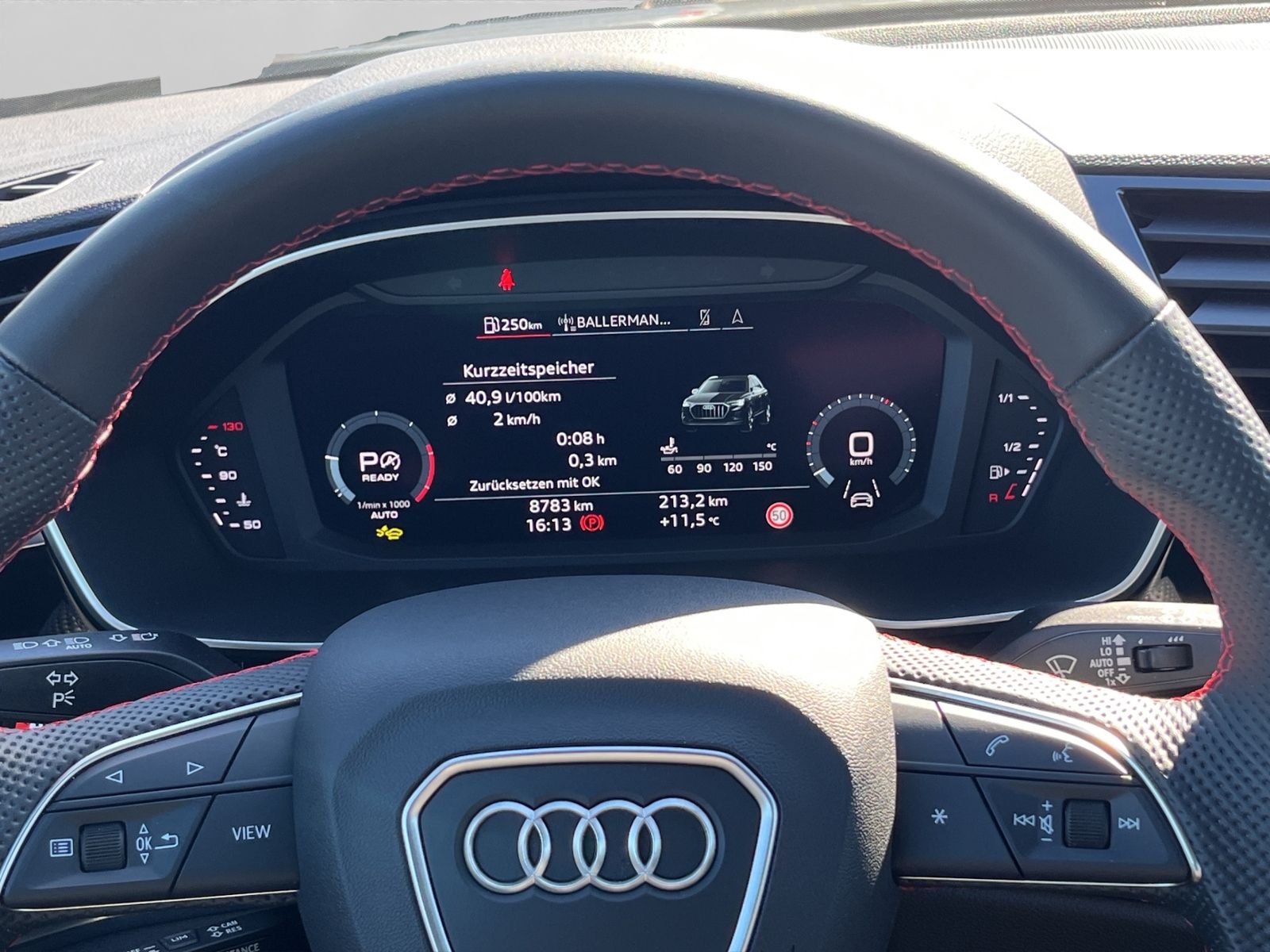 Audi Q3 35 TDI S-LINE+LED+NAVI+PANO