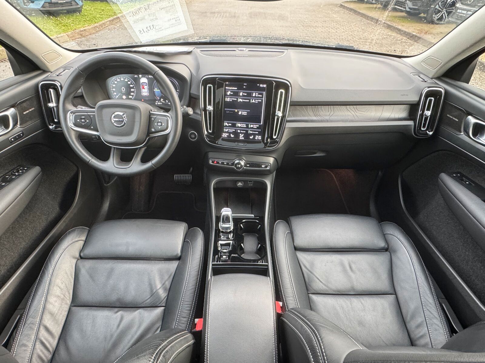 Volvo XC40 T5 Ultimate Dark AHK|PANO|