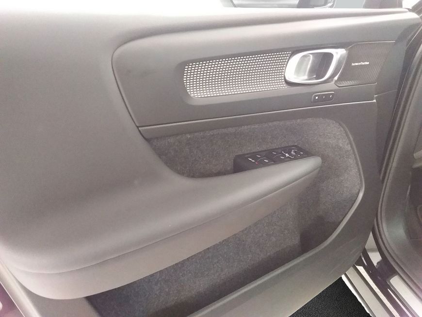 Volvo XC40 B3 B DKG Ultra Black Edition