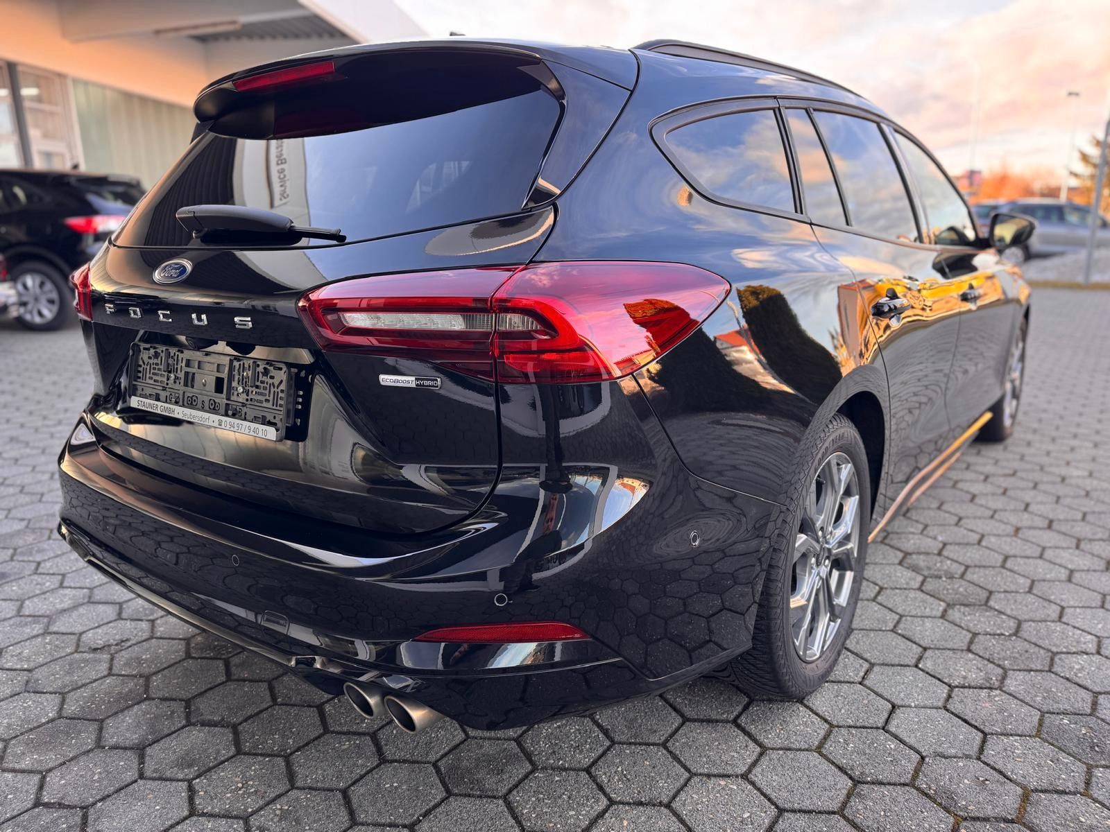 Ford Focus Turnier ST-Line X AHK KAMERA DAB LED