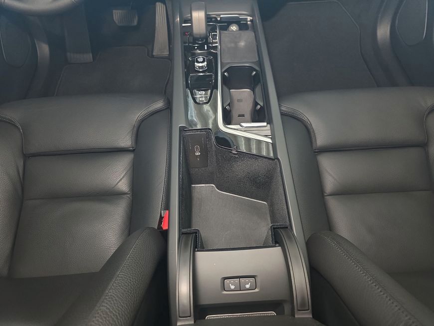Volvo XC60 B4 D Plus Dark