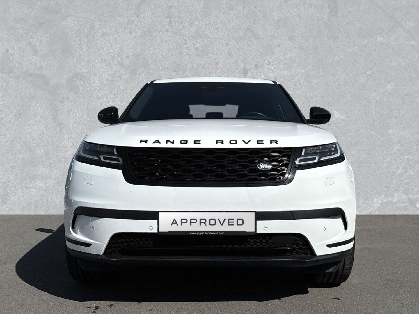 Range Rover Velar P400e Winter-Black - Samsaru's Car Outlet