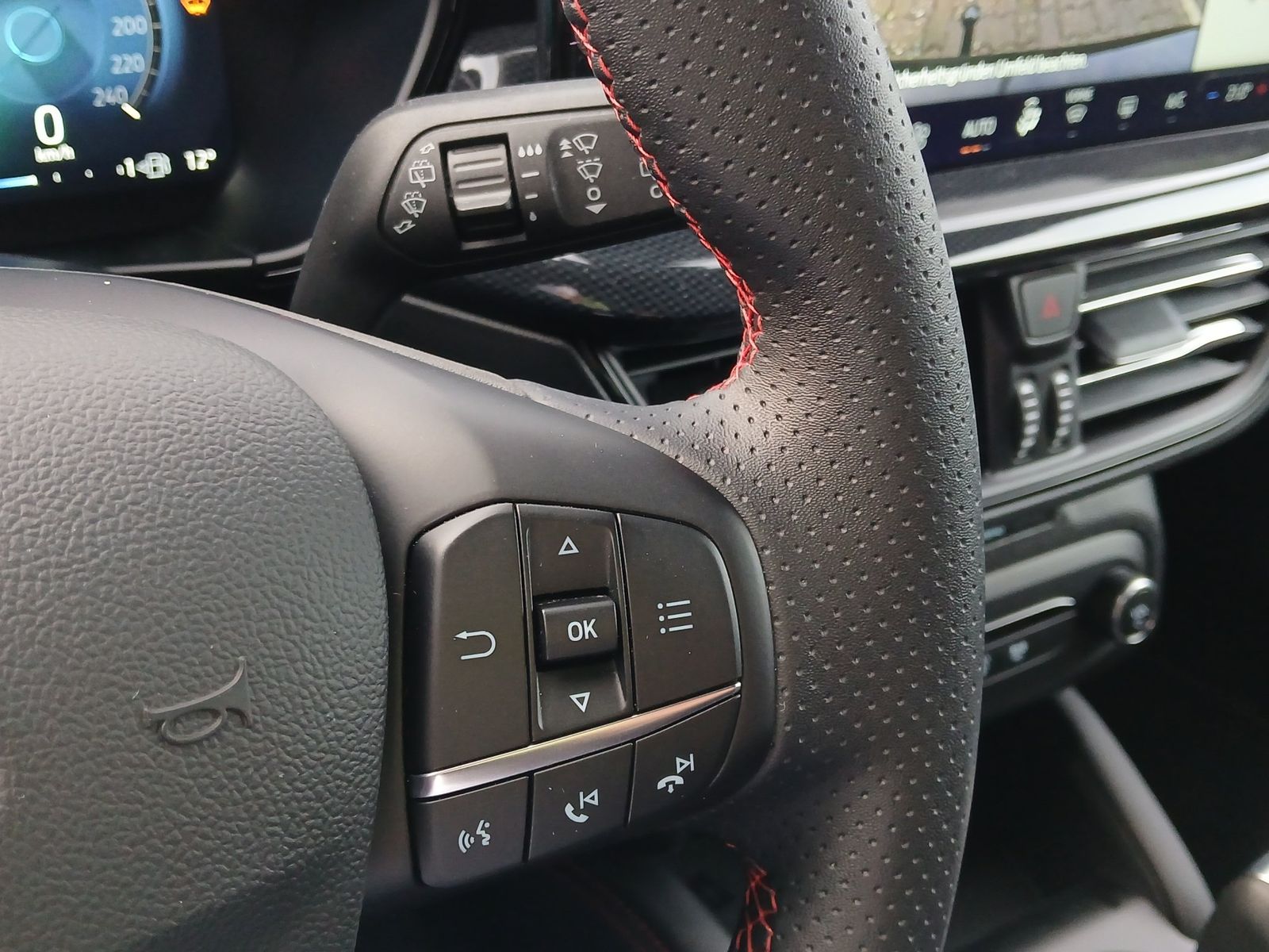 Ford Focus ST-Line X Turnier Aut.*AHK*ACC*HUD*KAM*NAV