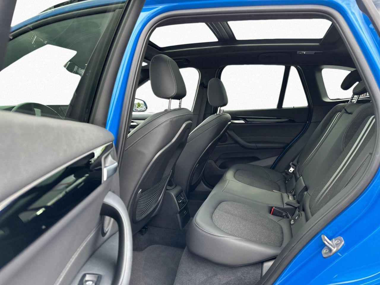 BMW X1 xDrive 25e M Sport - Samsaru's Car Outlet