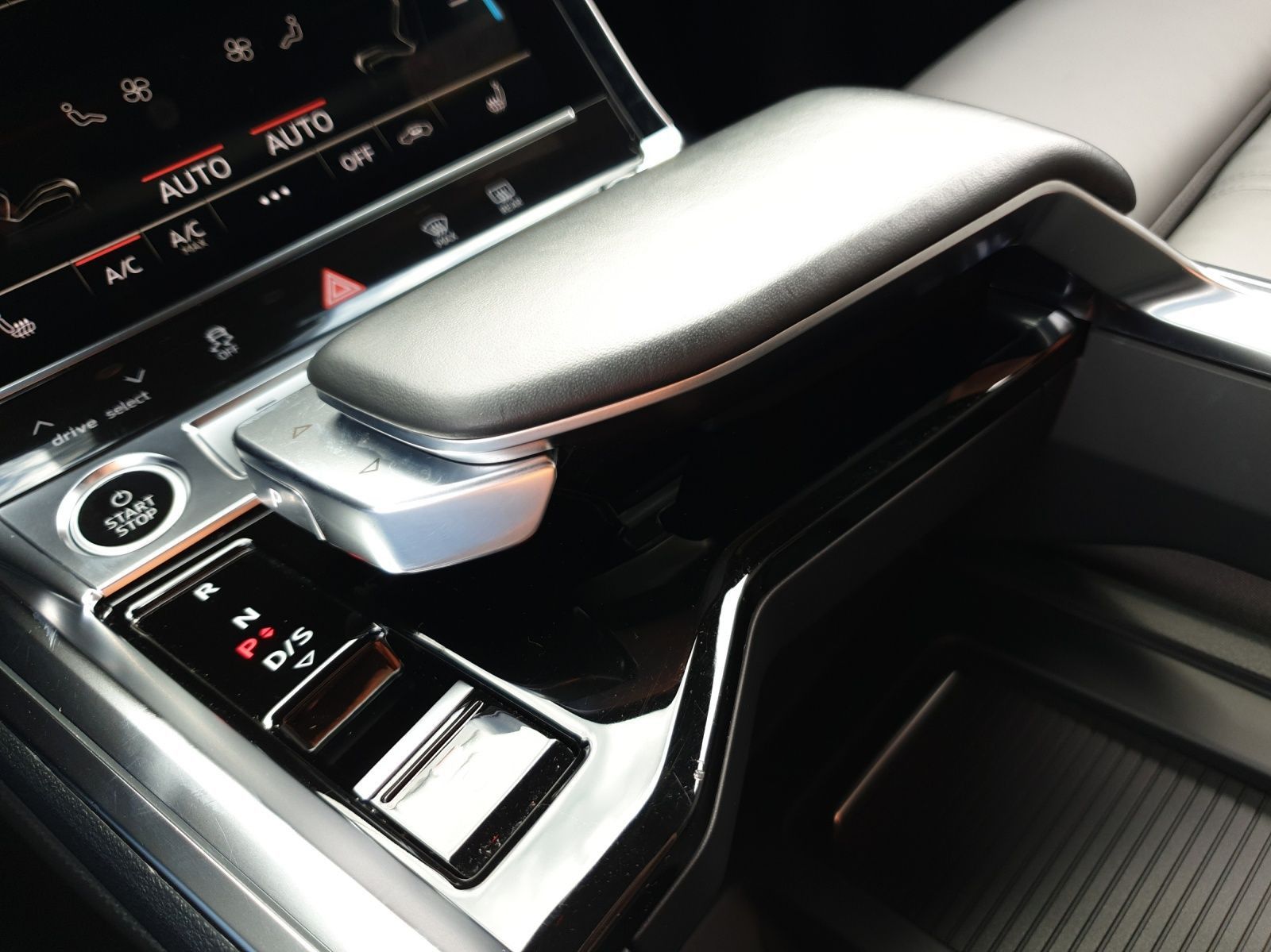 Audi e-tron Sportback 55 Q 2x S LINE UPE125 V-SPIEGEL