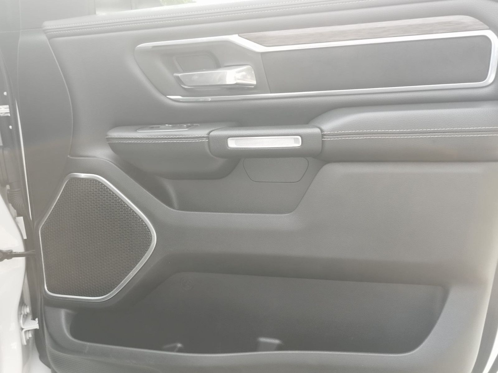 Dodge RAM 1500 Laramie Crew Cab 4x4  Kamera Leder LED