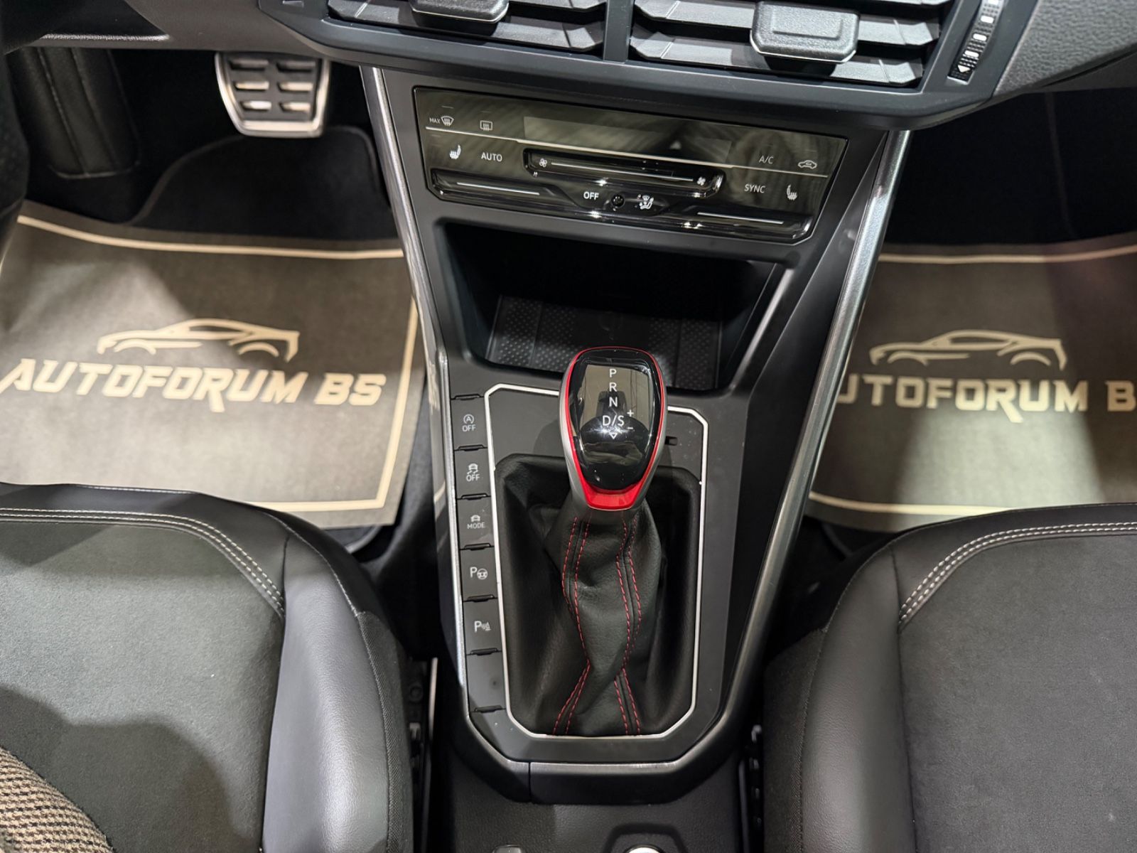 Volkswagen Polo VI GTI 2.0TSI DSG/ALCANTARA/CAM/MATRIX/18"